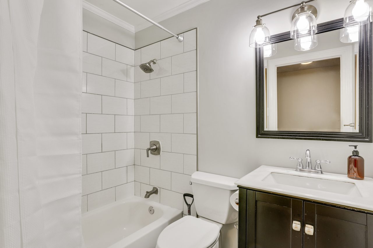  #526: Southwest Waterfront - Queen Bedroom 1B W/Private Patio  -  #526: Southwest Waterfront  - Gallery -  11