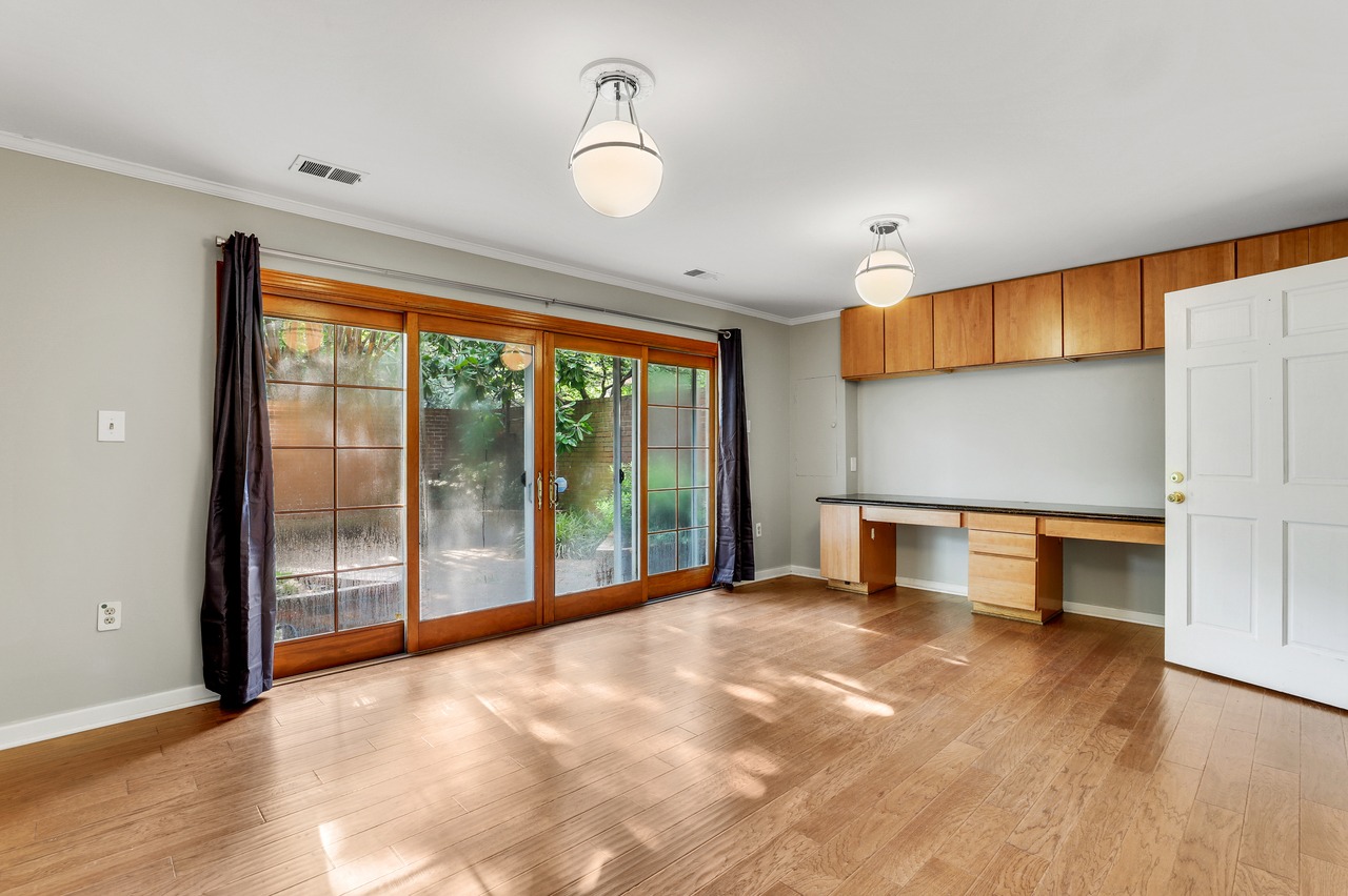  #526: Southwest Waterfront - Queen Bedroom 1B W/Private Patio  -  #526: Southwest Waterfront  - Gallery -  1