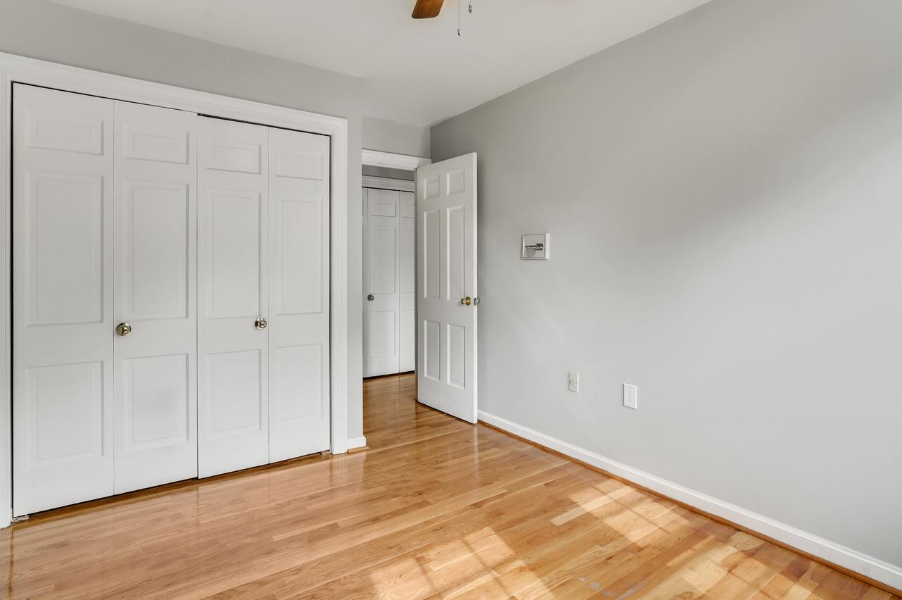  #526: Southwest Waterfront - Queen Bedroom 3E  -  #526: Southwest Waterfront  - Gallery -  3