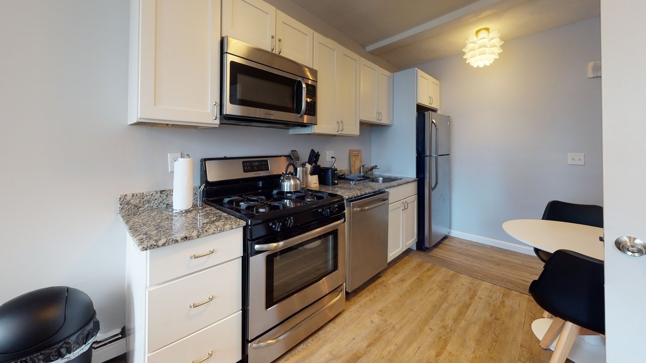  #470: North End - Queen Bedroom B  -  #470: North End  - Gallery -  10