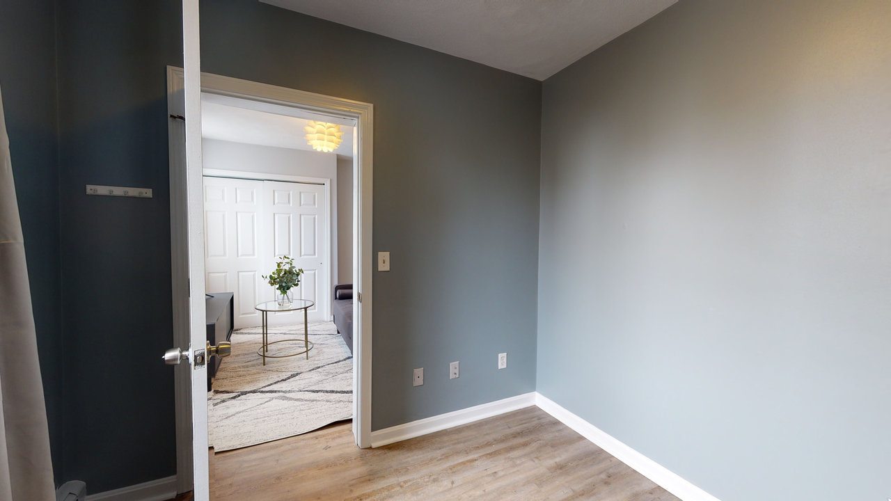  #470: North End - Queen Bedroom C  -  #470: North End  - Gallery -  10