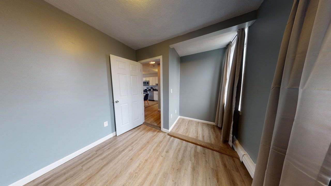  #470: North End - Queen Bedroom A  -  #470: North End  - Gallery -  4