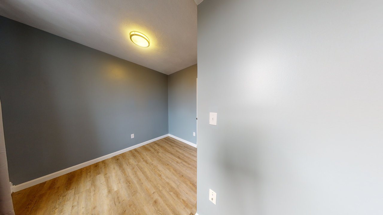  #470: North End - Queen Bedroom A  -  #470: North End  - Gallery -  1