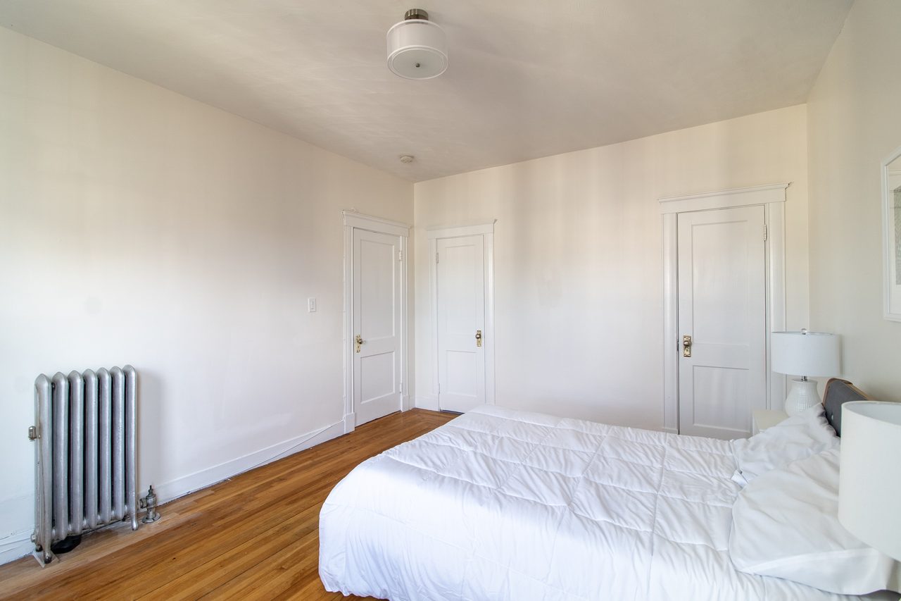 #1733: Dorchester Center - Queen Bedroom A - 4