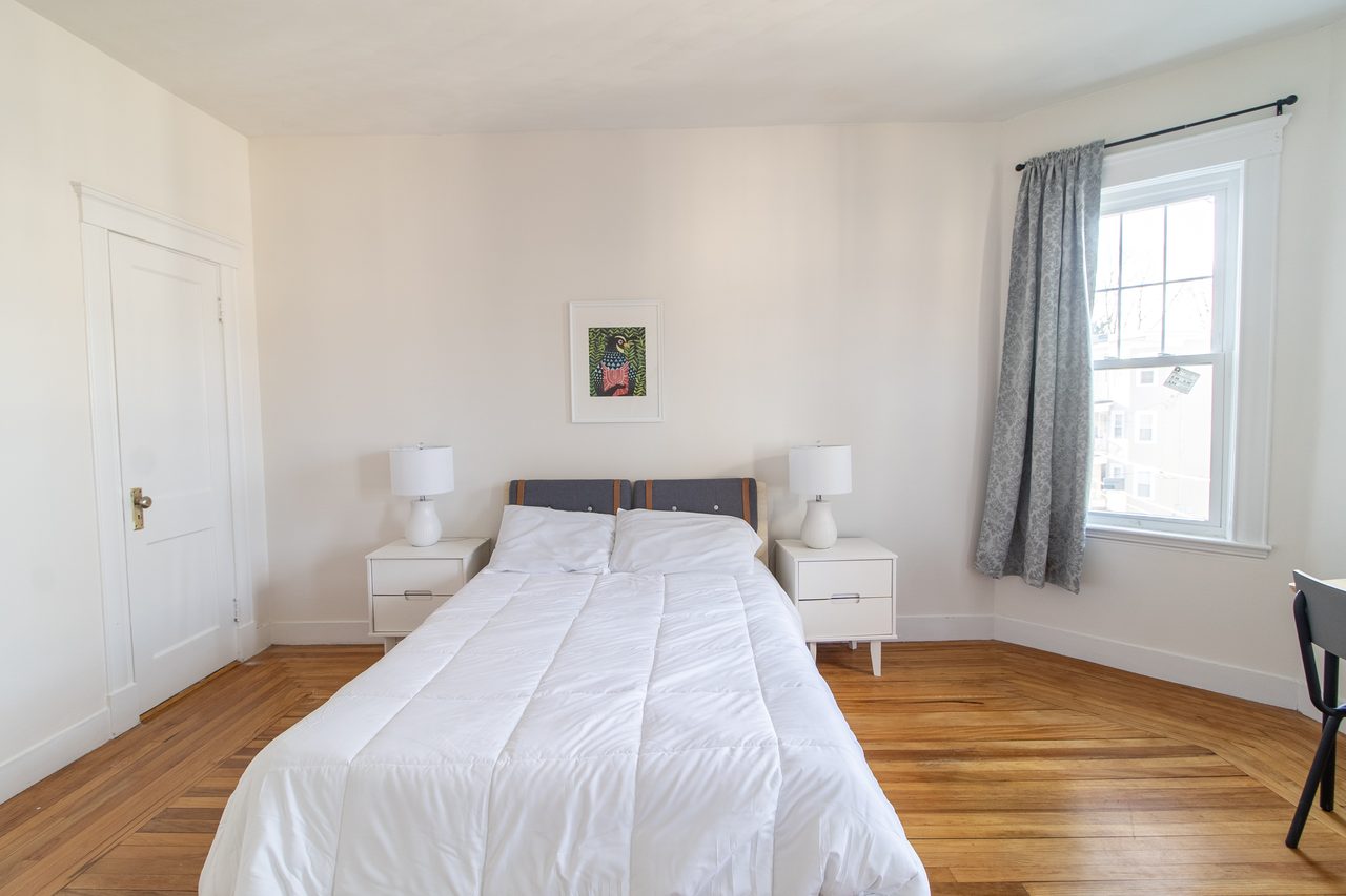 #1733: Dorchester Center - Queen Bedroom A - 2