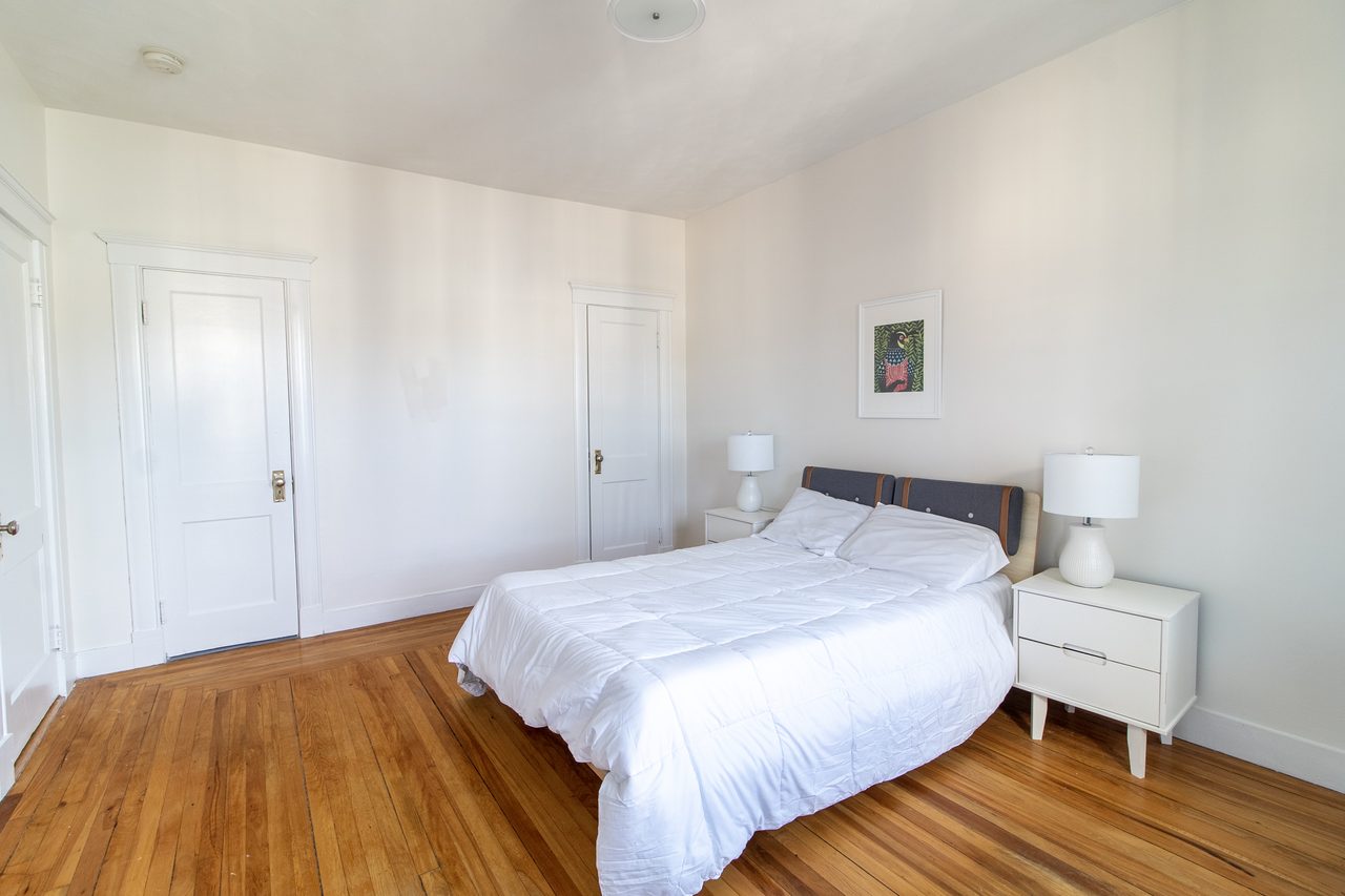 #1733: Dorchester Center - Queen Bedroom A - 3