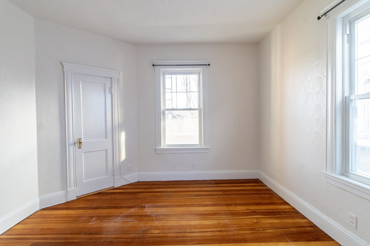 #1733: Dorchester Center - Queen Bedroom C - 3