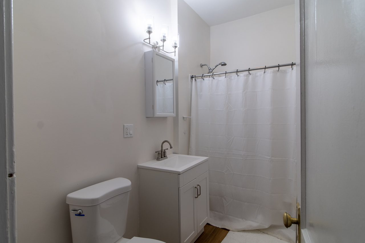 #1733: Dorchester Center - Queen Bedroom C - 10