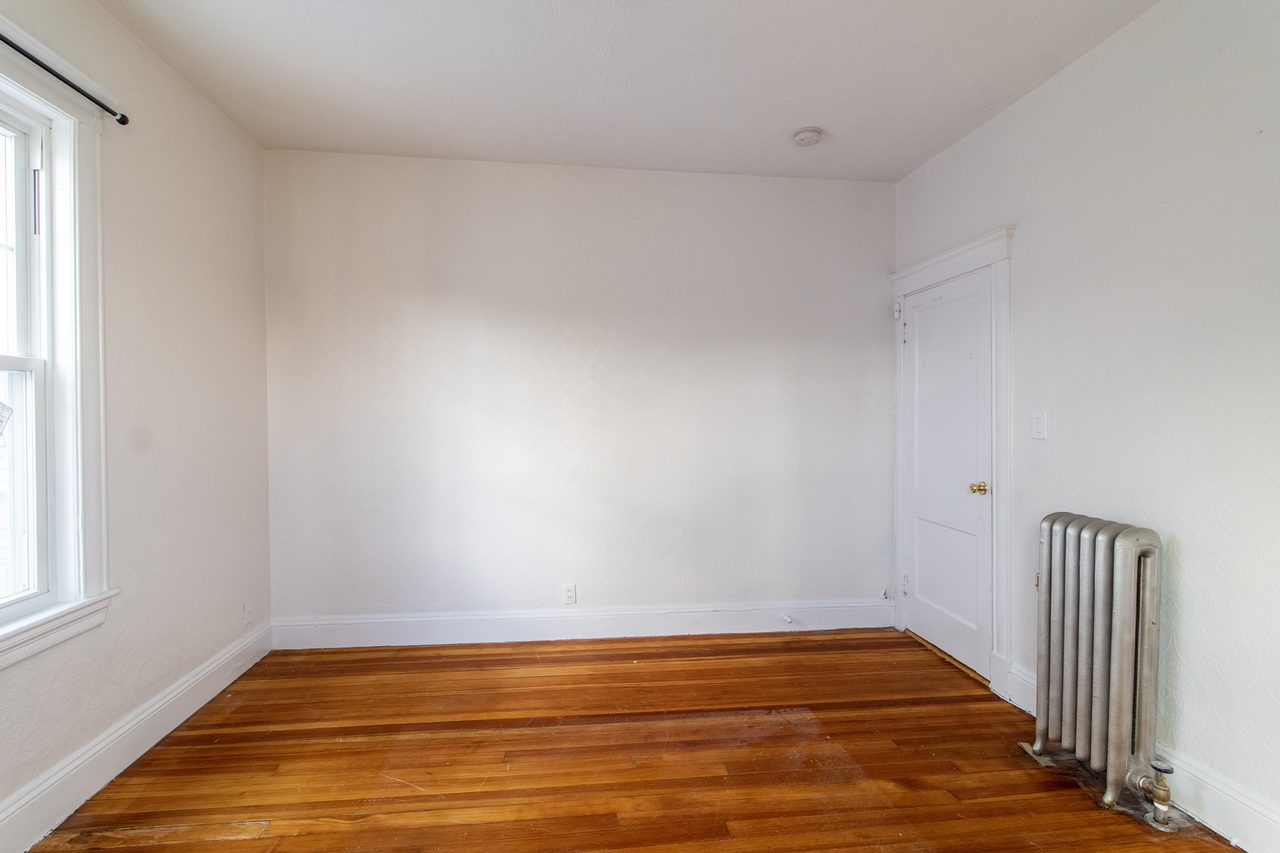 #1733: Dorchester Center - Queen Bedroom C - 5