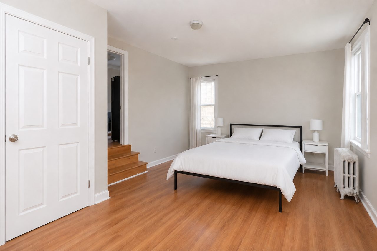 #1341: Brighton - Queen Bedroom F - 21