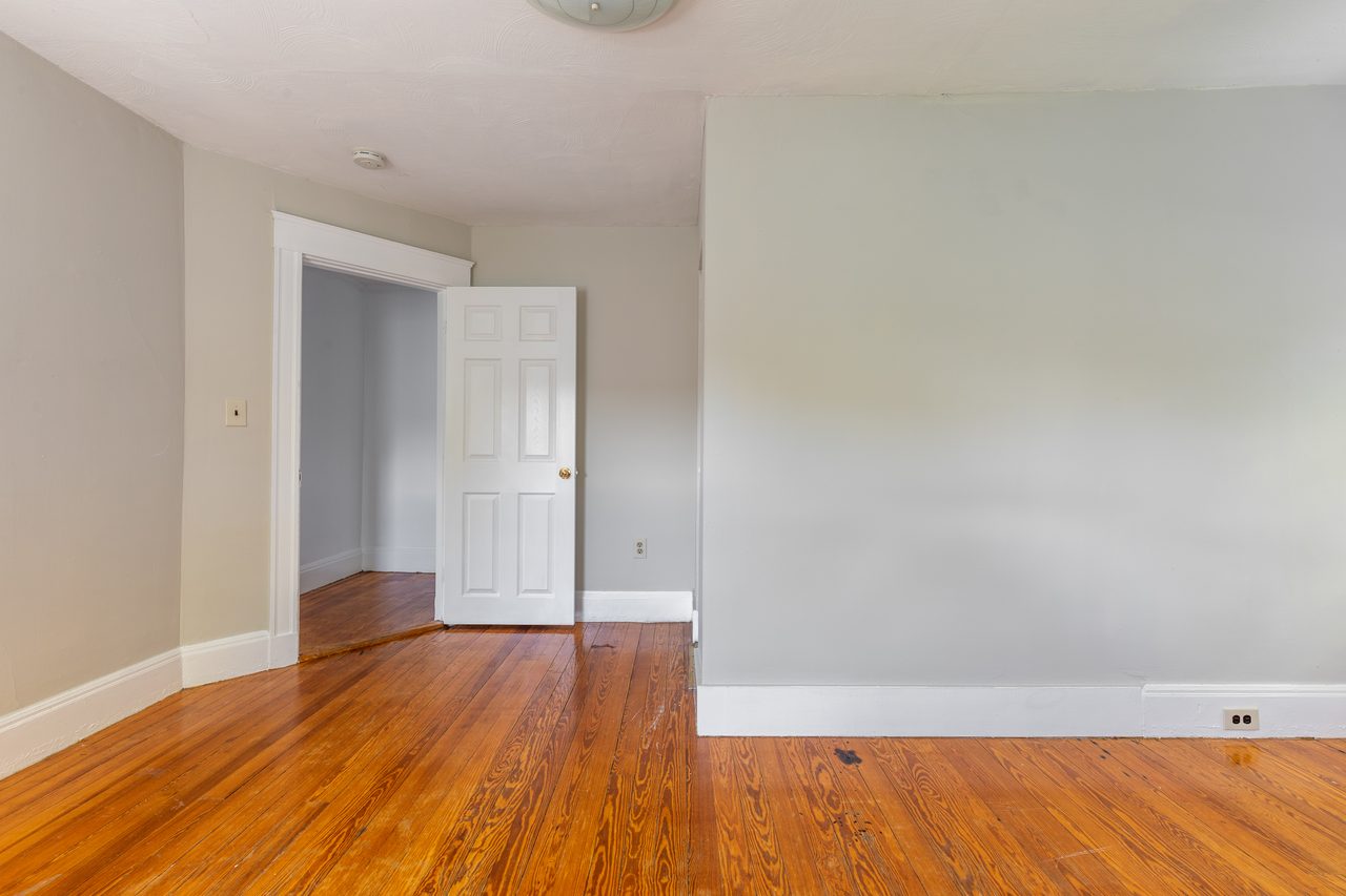 #1341: Brighton - Queen Bedroom I - #1341: Brighton - Gallery - 4