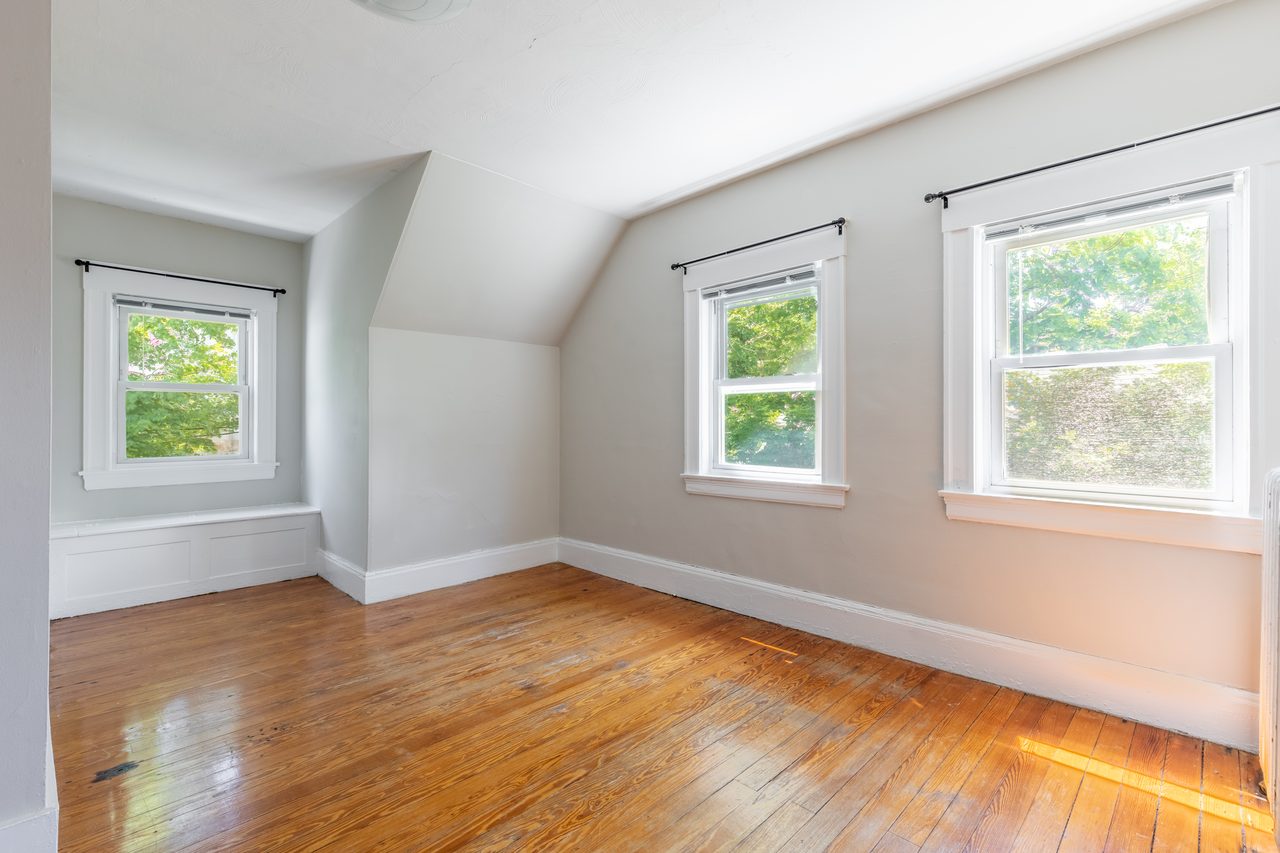  #1341: Brighton - Queen Bedroom I  -  #1341: Brighton  - Gallery -  2