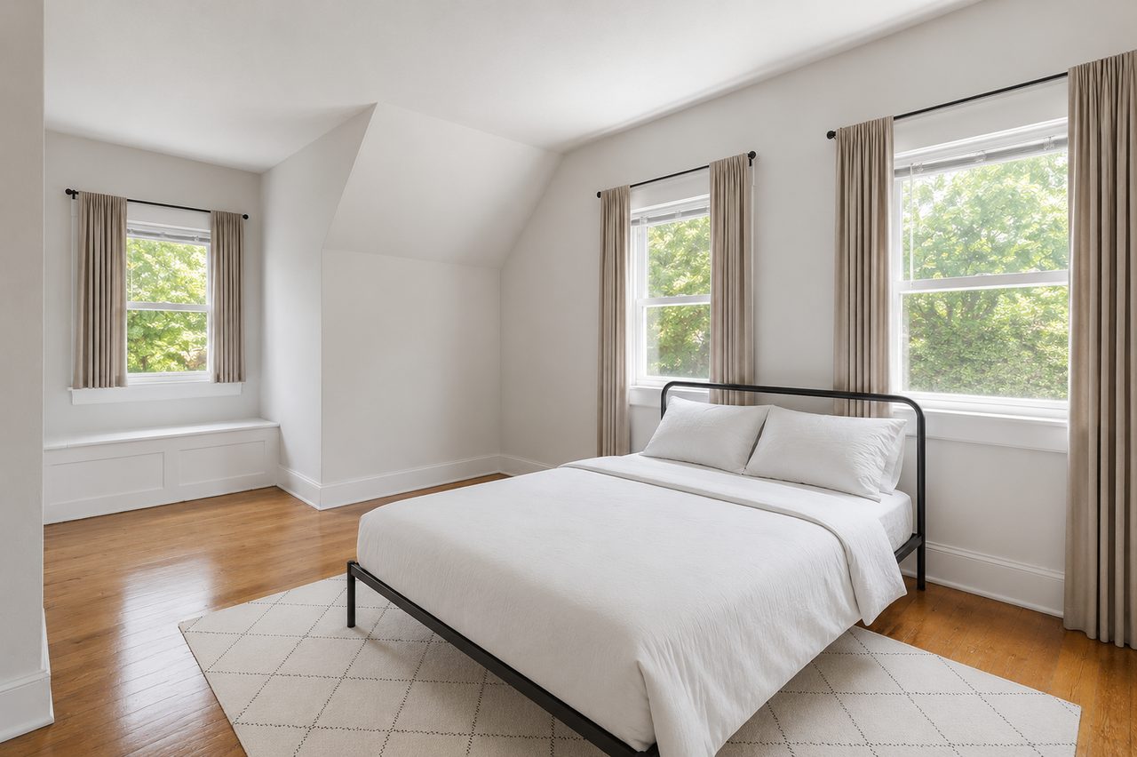 #1341: Brighton - Queen Bedroom I - 20