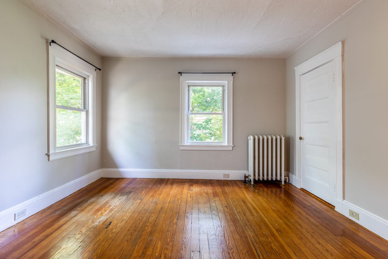 #1341: Brighton - Queen Bedroom E - #1341: Brighton - Gallery - 2