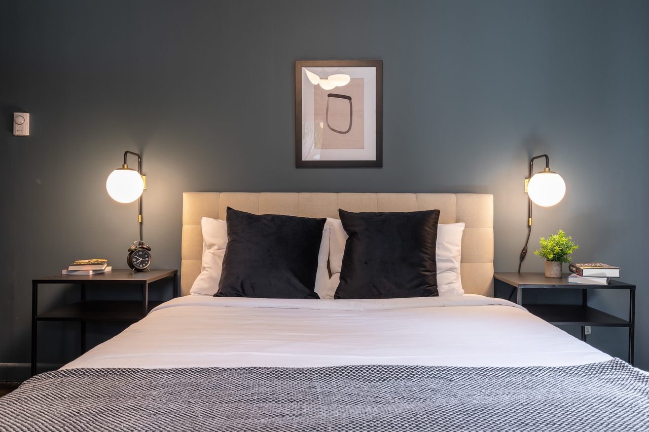  #206: Brighton - Queen Bedroom B  -  #206: Brighton  - Gallery -  5