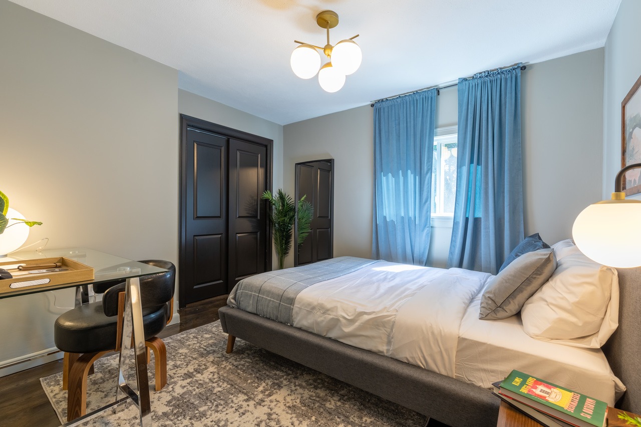  #206: Brighton - Queen Bedroom C  -  #206: Brighton  - Gallery -  12