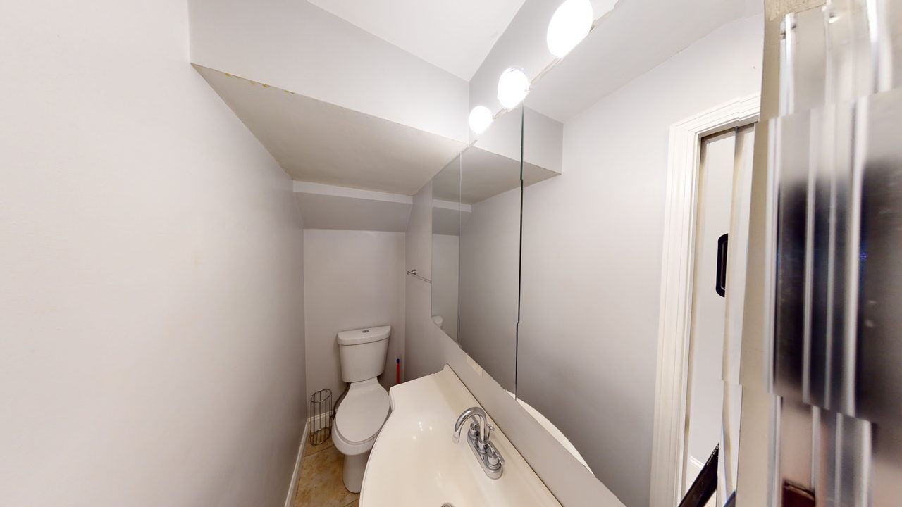 #1416: Somerville - Queen Room A - #1416: Somerville - Gallery - 4