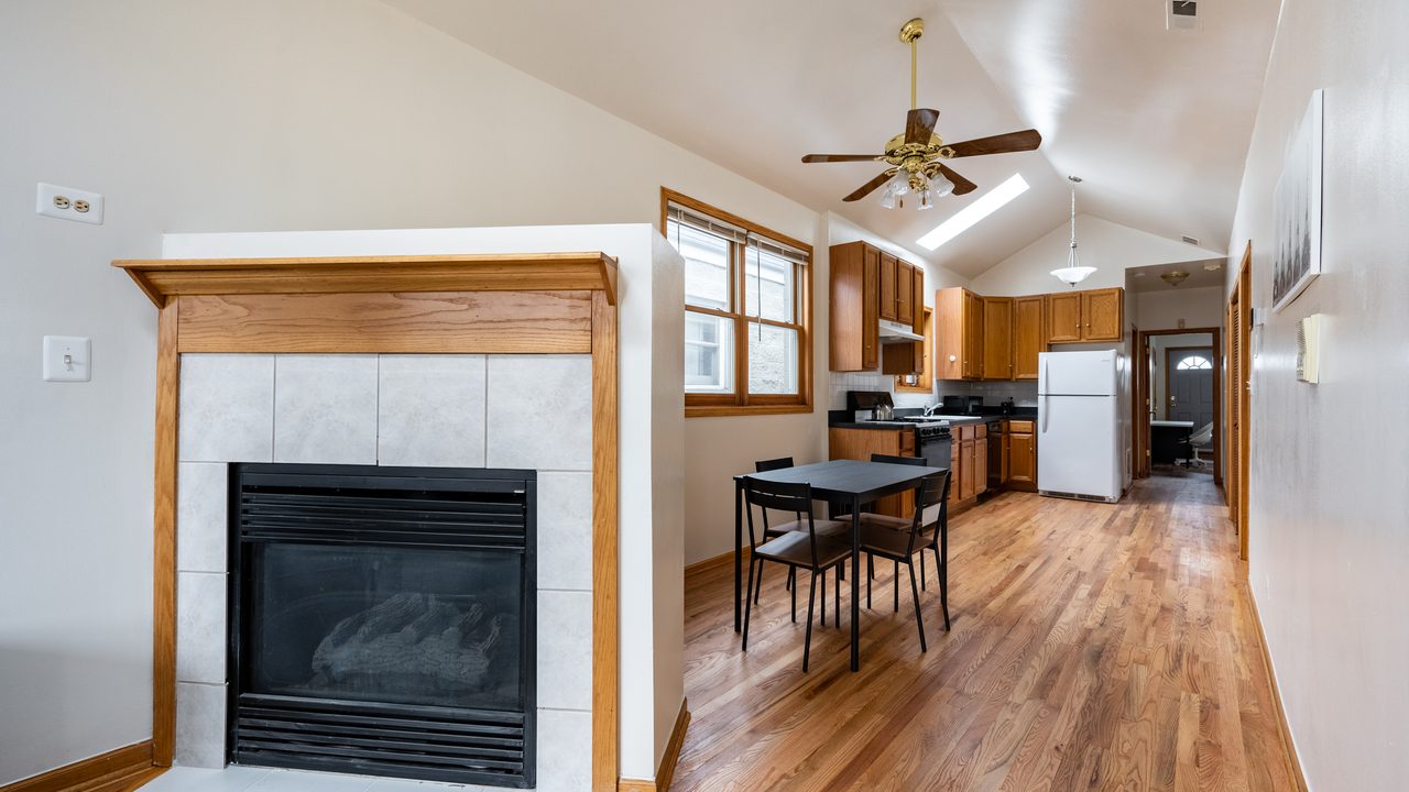  #1675: Humboldt Park - Queen Bedroom B  -  #1675: Humboldt Park  - Gallery -  12