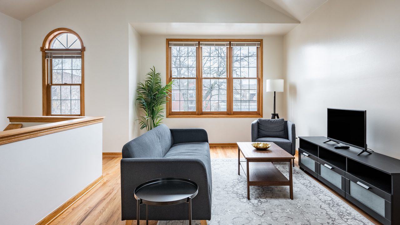  #1675: Humboldt Park - Queen Bedroom B  -  #1675: Humboldt Park  - Gallery -  1