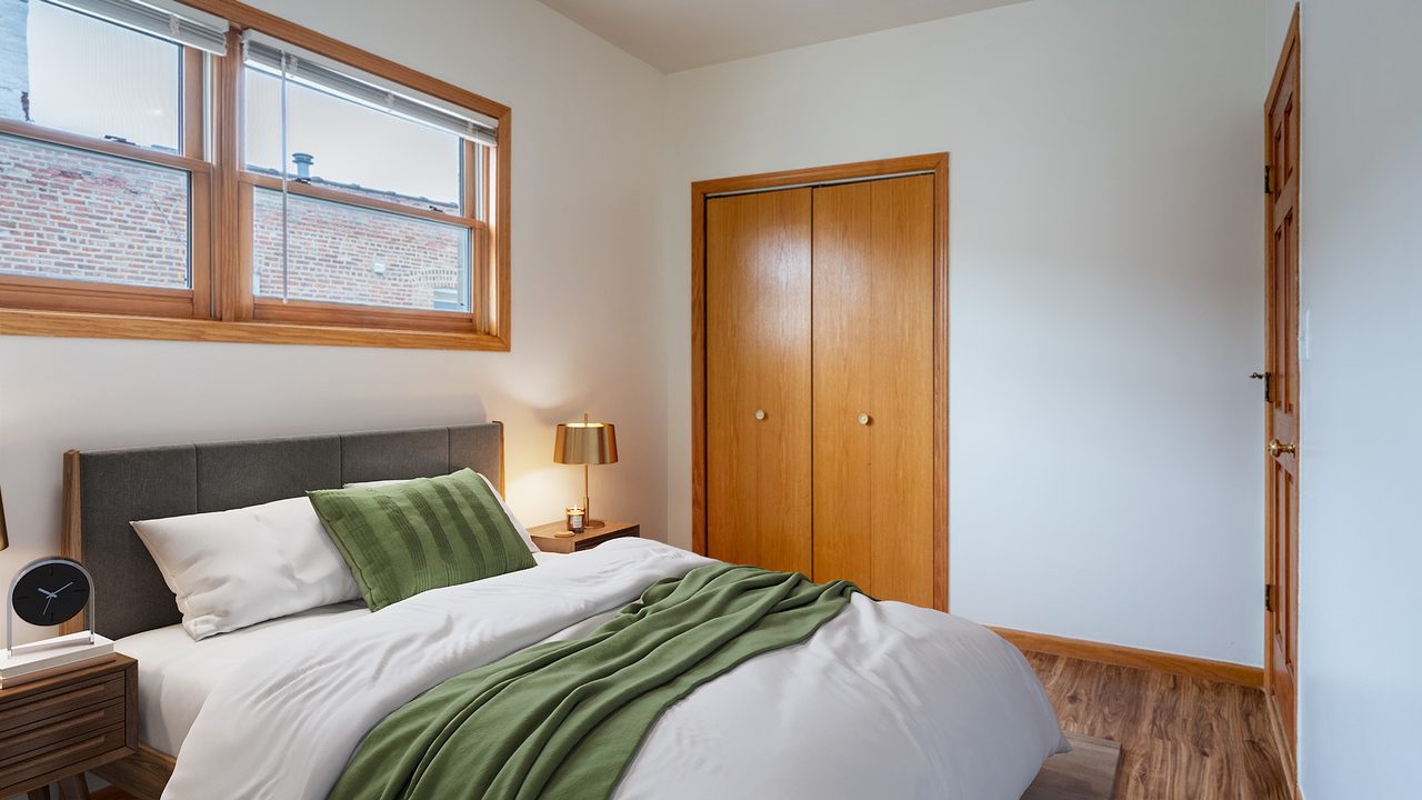  #1675: Humboldt Park - Queen Bedroom B  -  #1675: Humboldt Park  - Gallery -  14