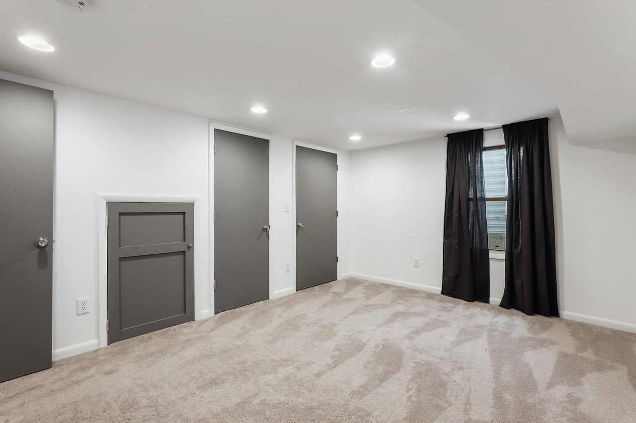  #417: Logan Circle - Queen Bedroom BE  -  #417: Logan Circle  - Gallery -  2