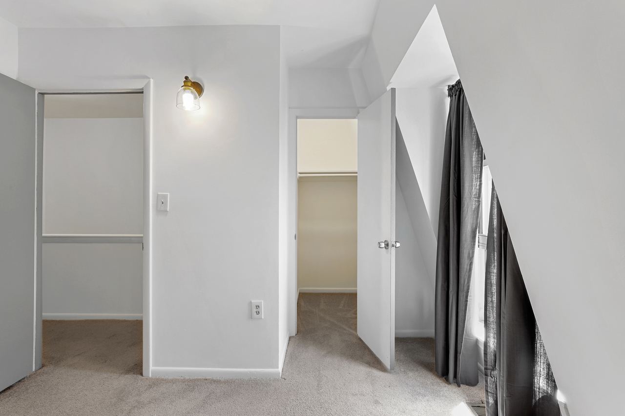  #417: Logan Circle - Full Bedroom 3C  -  #417: Logan Circle  - Gallery -  5