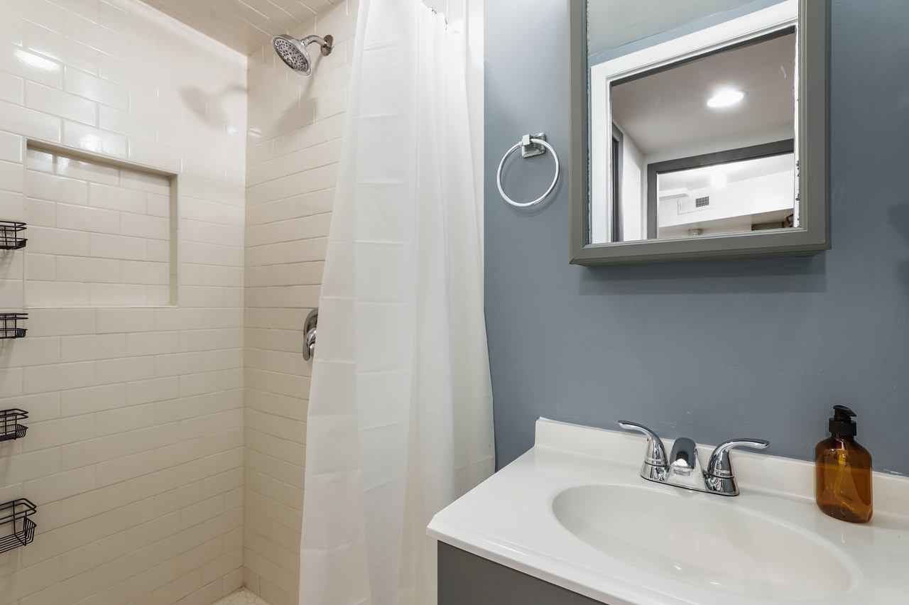  #417: Logan Circle - Twin Bedroom 2A  -  #417: Logan Circle  - Gallery -  12