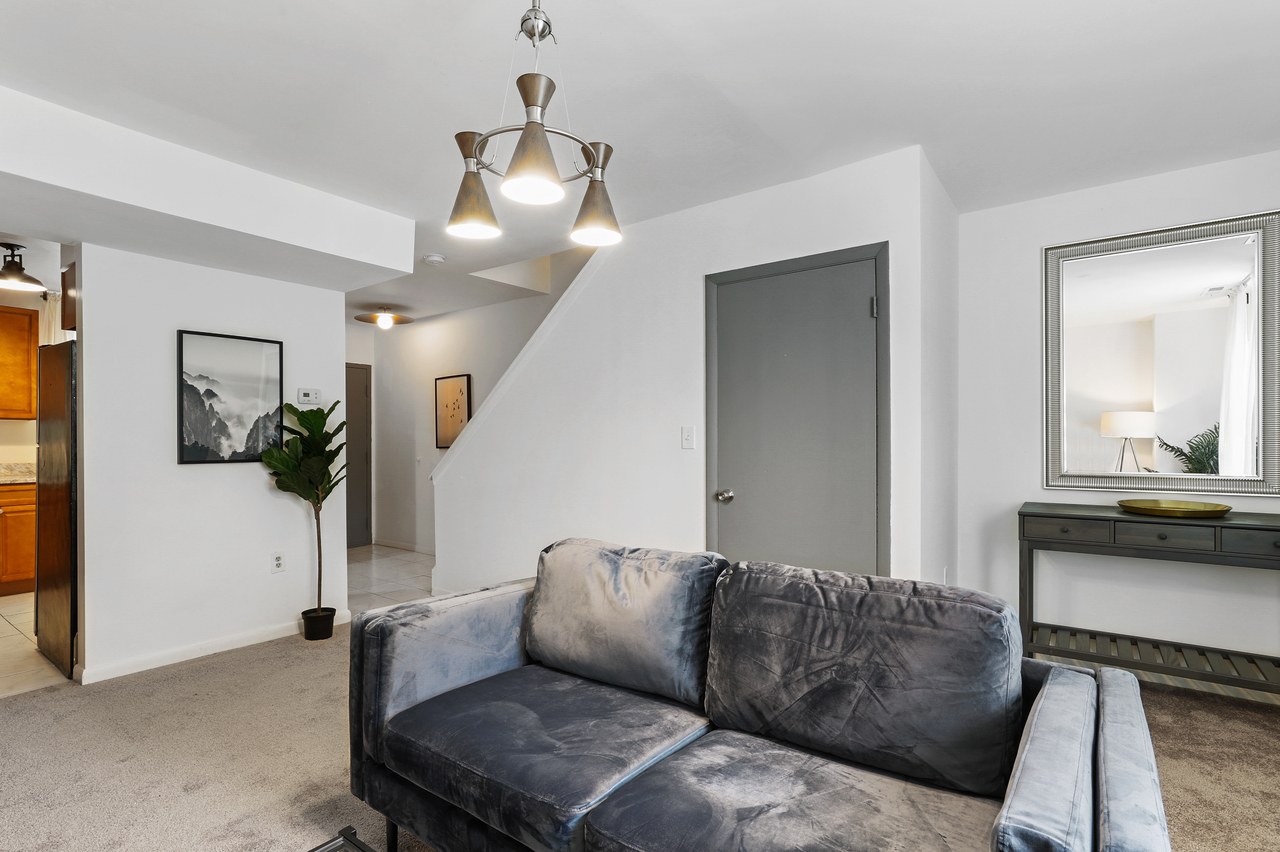  #417: Logan Circle - Twin Bedroom 2A  -  #417: Logan Circle  - Gallery -  7