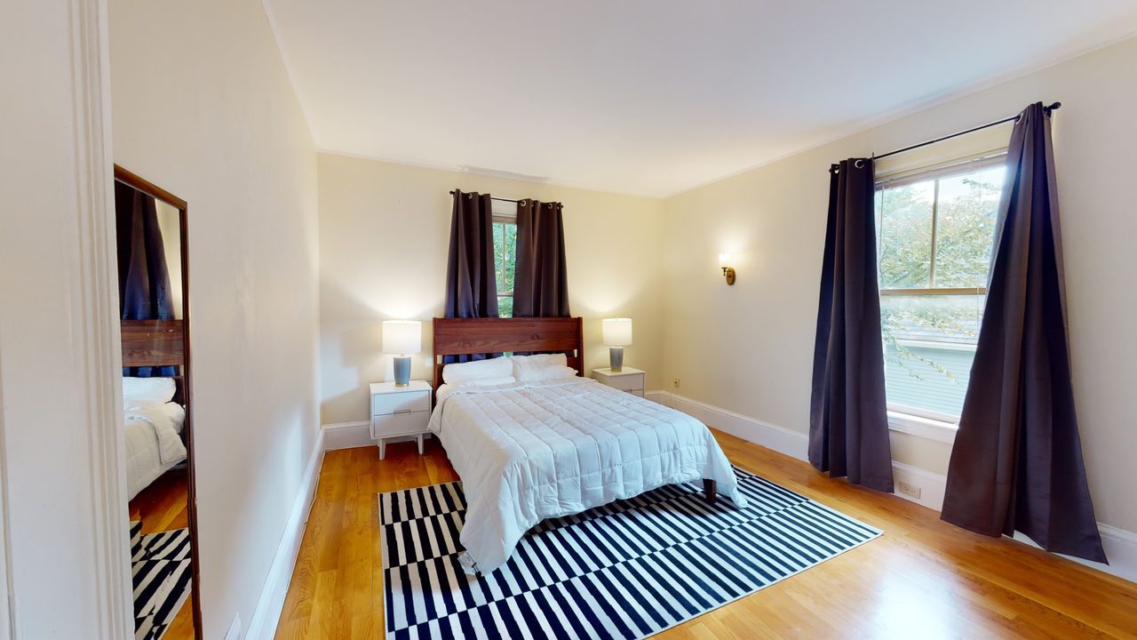  #1462: Newton Corner - Queen Bedroom D  -  #1462: Newton Corner  - Gallery -  11