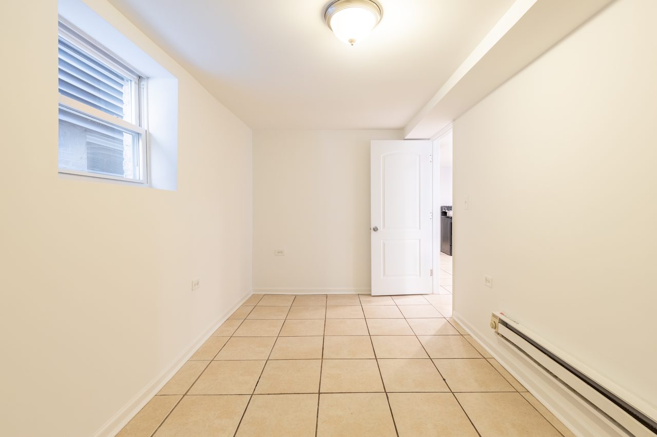  #1671: Logan Square - Full Bedroom A  -  #1671: Logan Square  - Gallery -  8