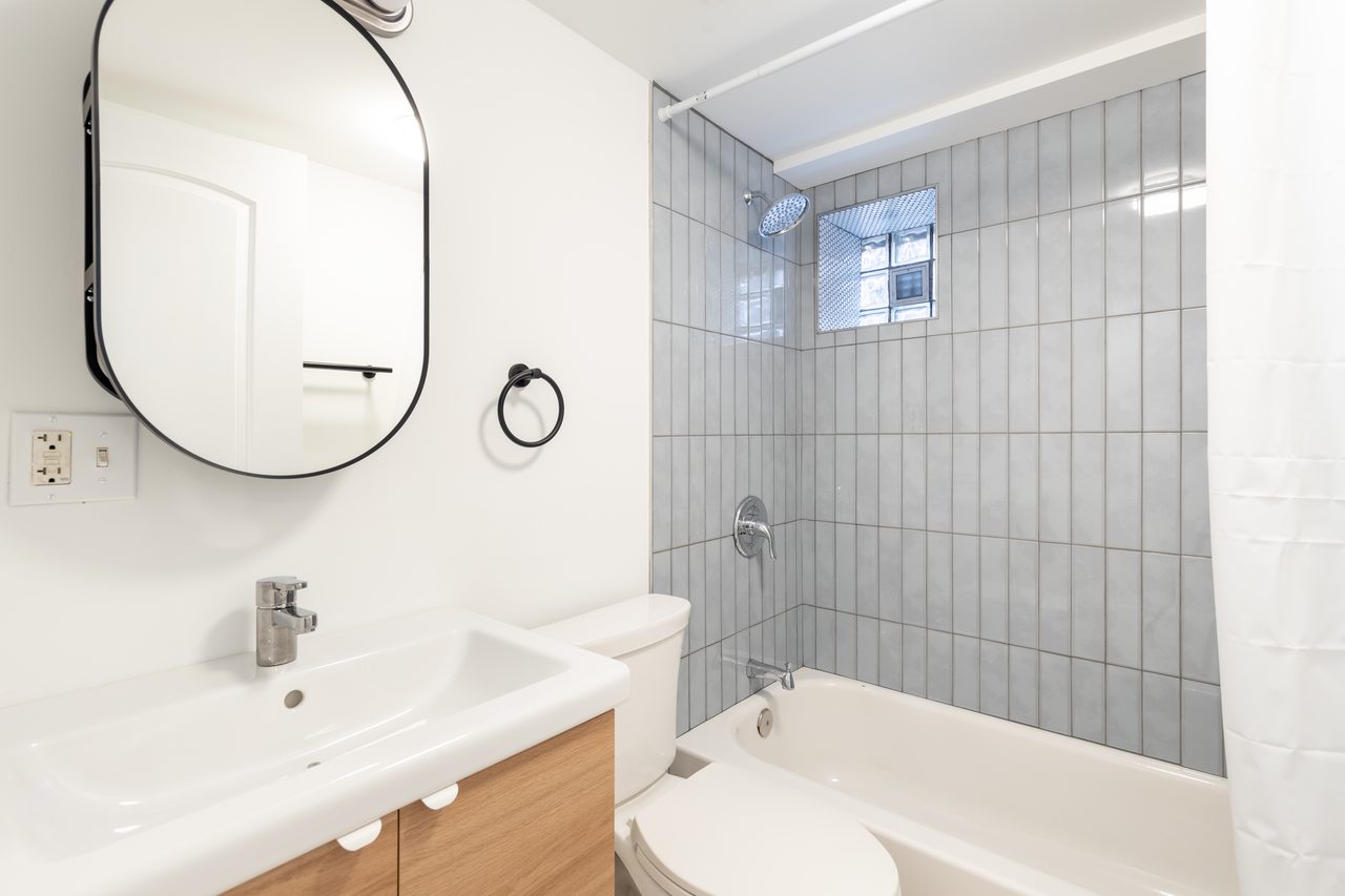  #1671: Logan Square - Full Bedroom A  -  #1671: Logan Square  - Gallery -  3