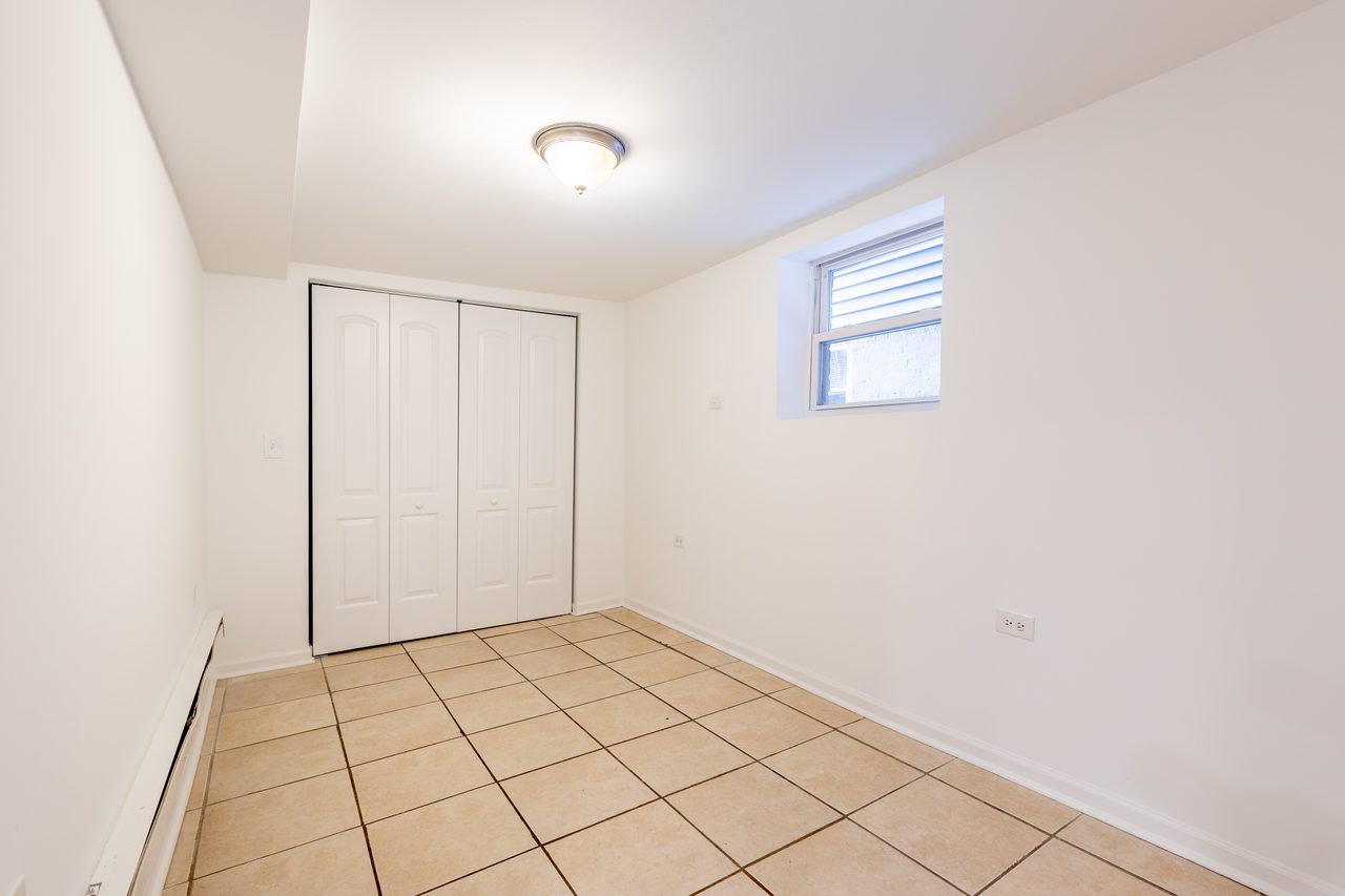  #1671: Logan Square - Full Bedroom A  -  #1671: Logan Square  - Gallery -  9