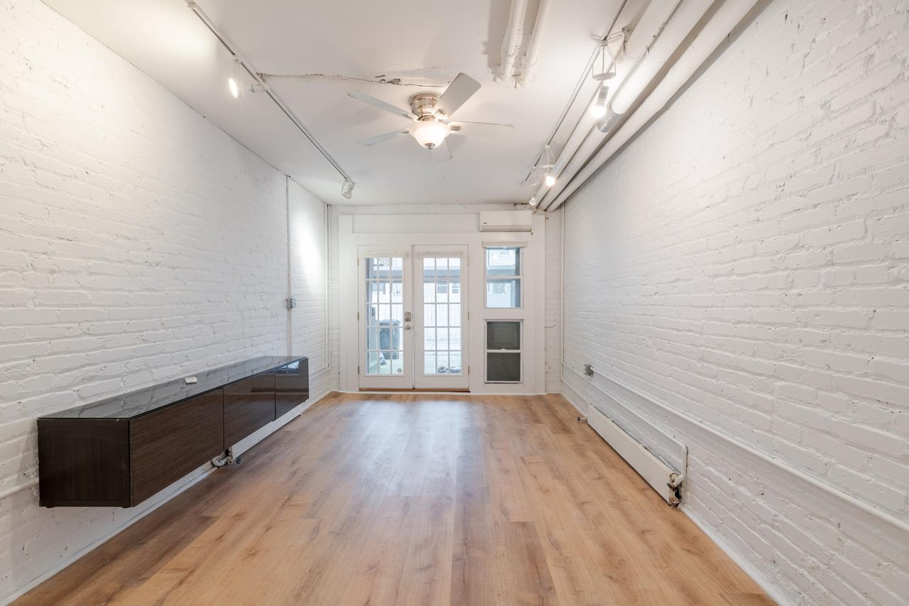  #1589: Columbia Heights - 1 Bedroom (Twin)  -  #1589: Columbia Heights  - Gallery -  1