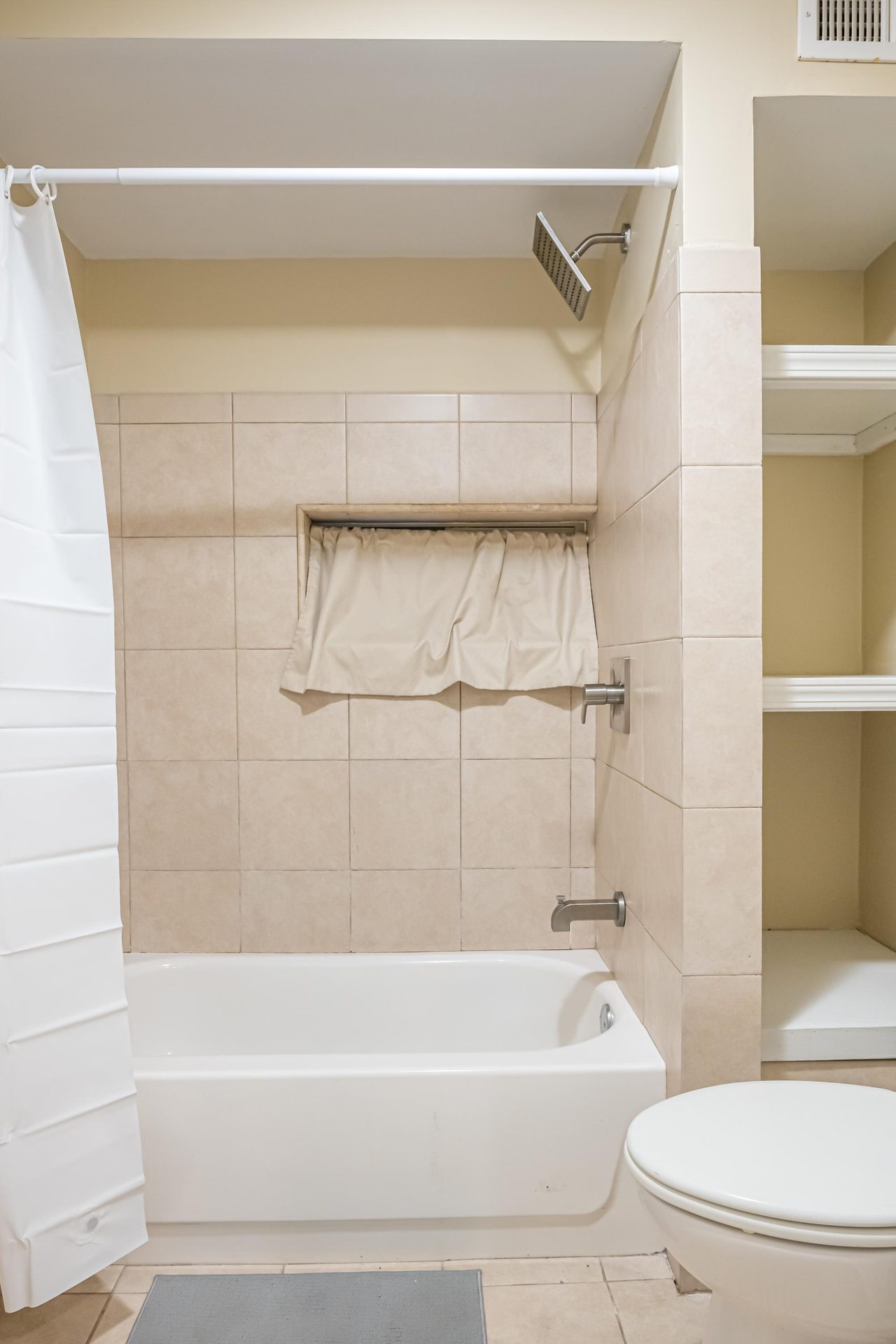  #1468: West Town - Full Bedroom B  -  #1468: West Town  - Gallery -  14