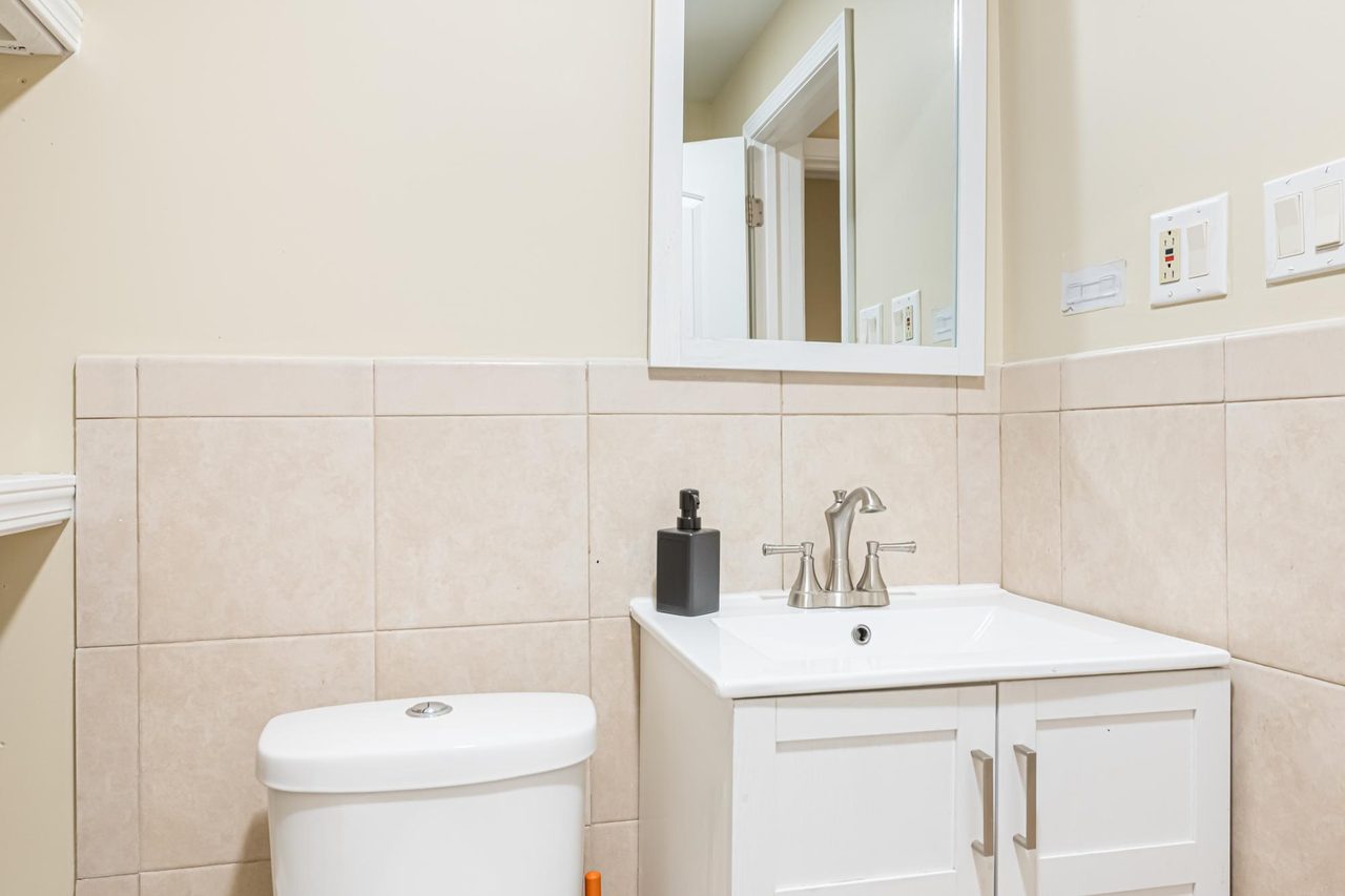  #1468: West Town - Full Bedroom B  -  #1468: West Town  - Gallery -  13