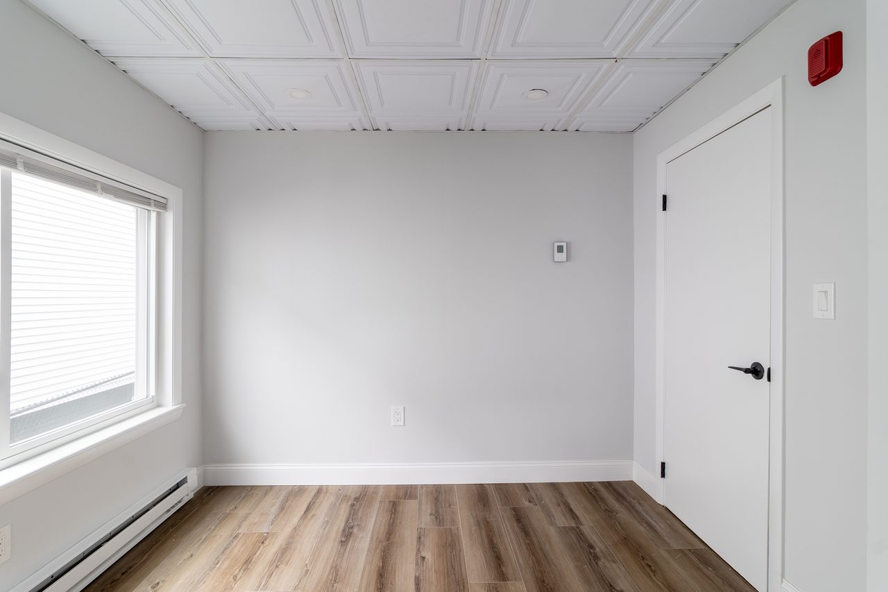 #1758: Somerville - Queen Bedroom A - 6