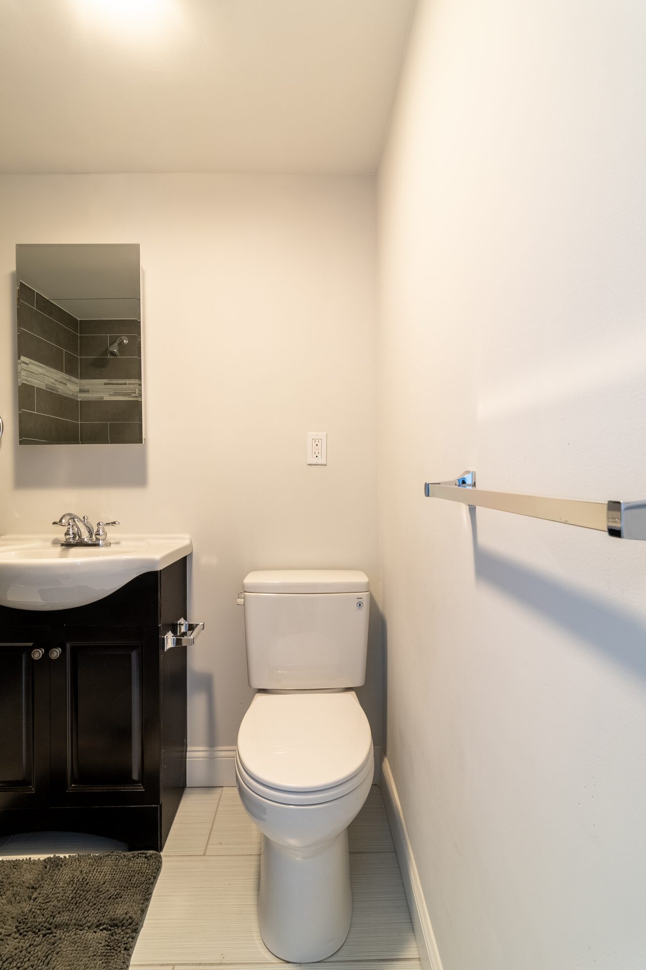 #1758: Somerville - Queen Bedroom A - 11