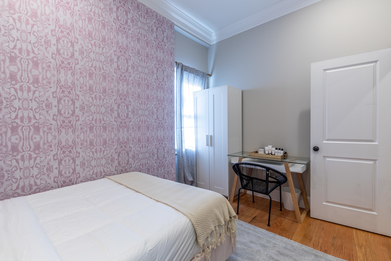  #275: North End - Full Bedroom A  -  #275: North End  - Gallery -  12