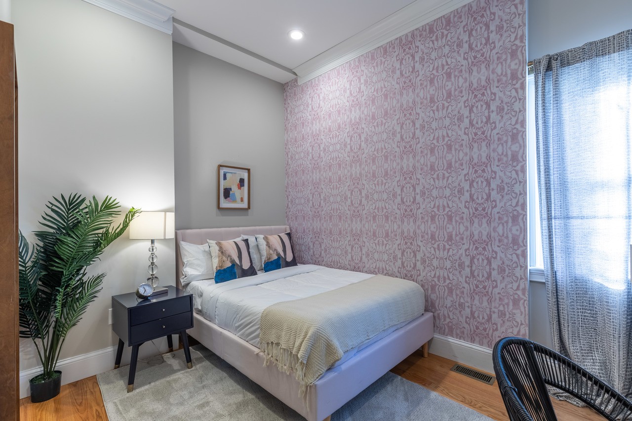 #275: North End - Full Bedroom A  -  #275: North End  - Gallery -  1