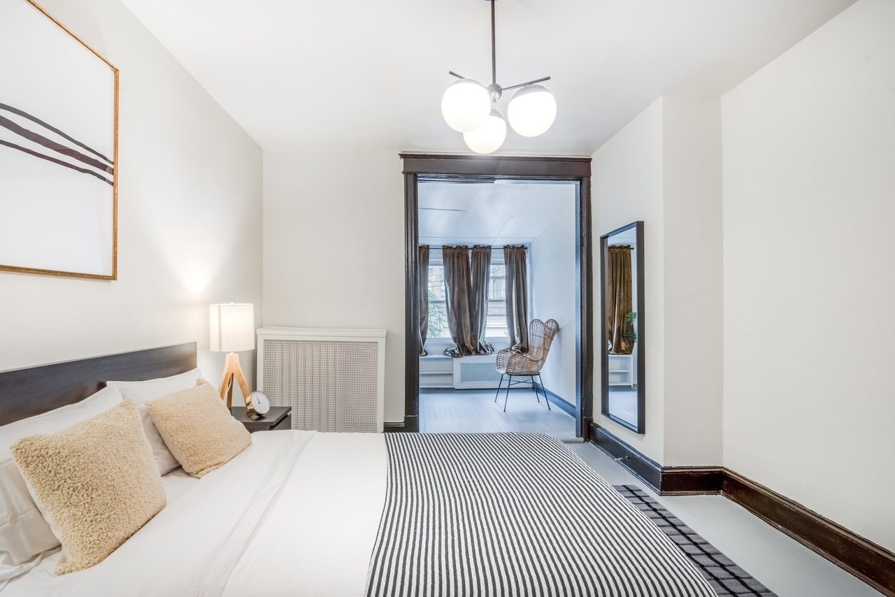  #226: Woodley Park - Queen Bedroom D  -  #226: Woodley Park  - Gallery -  4