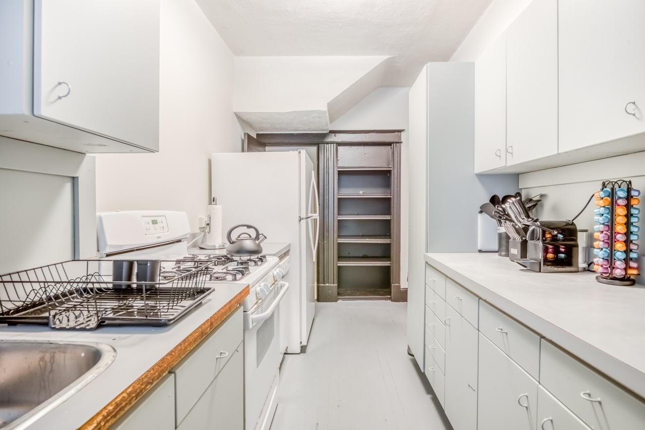  #226: Woodley Park - Queen Bedroom D  -  #226: Woodley Park  - Gallery -  8