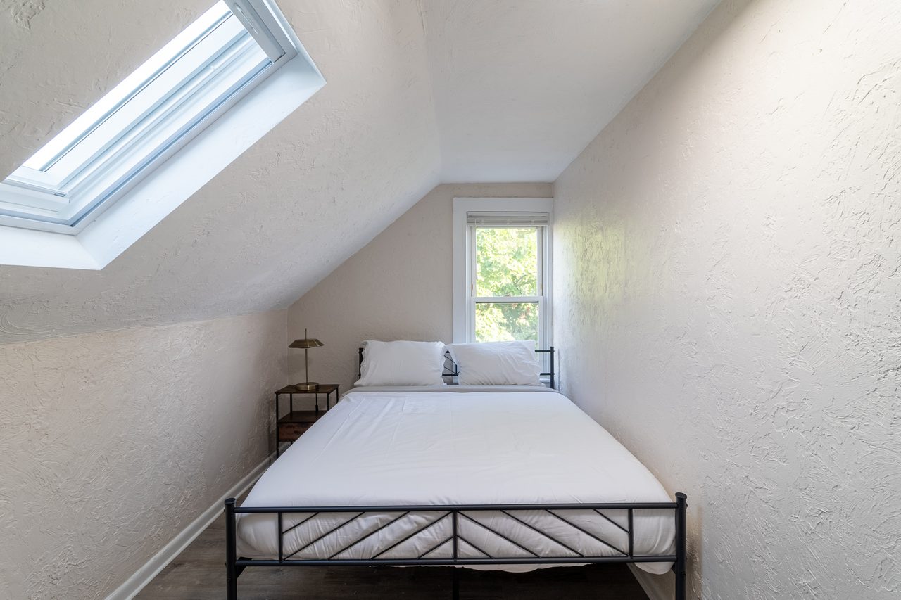  #1735: Allston - Queen Bedroom E  -  #1735: Allston  - Gallery -  2