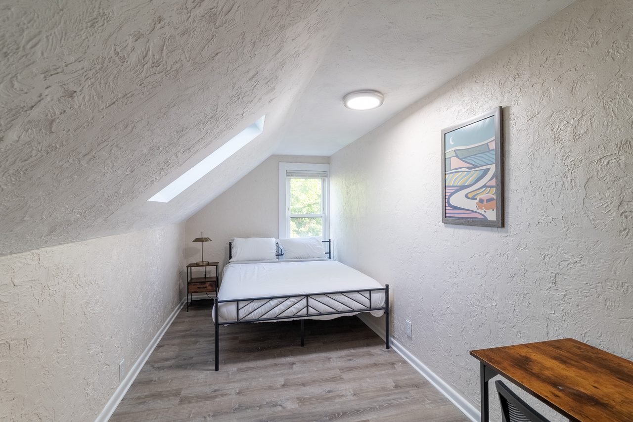  #1735: Allston - Queen Bedroom E  -  #1735: Allston  - Gallery -  1