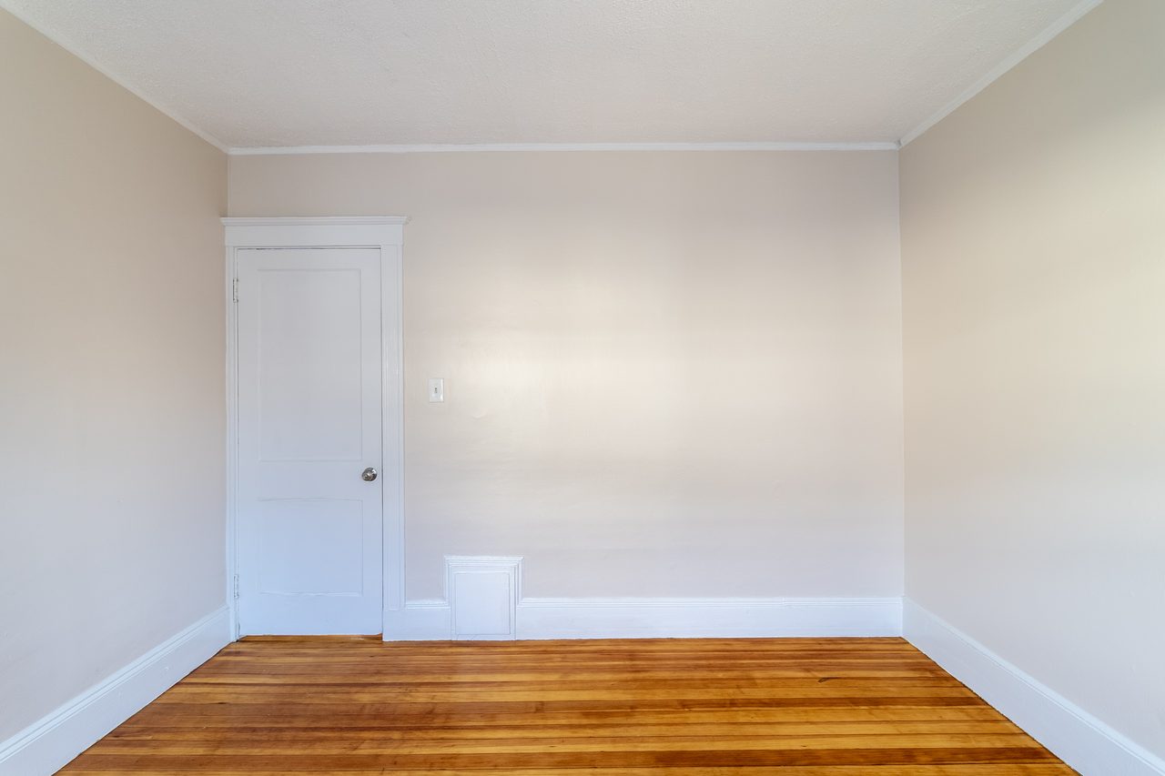  #1735: Allston - Queen Bedroom A  -  #1735: Allston  - Gallery -  4