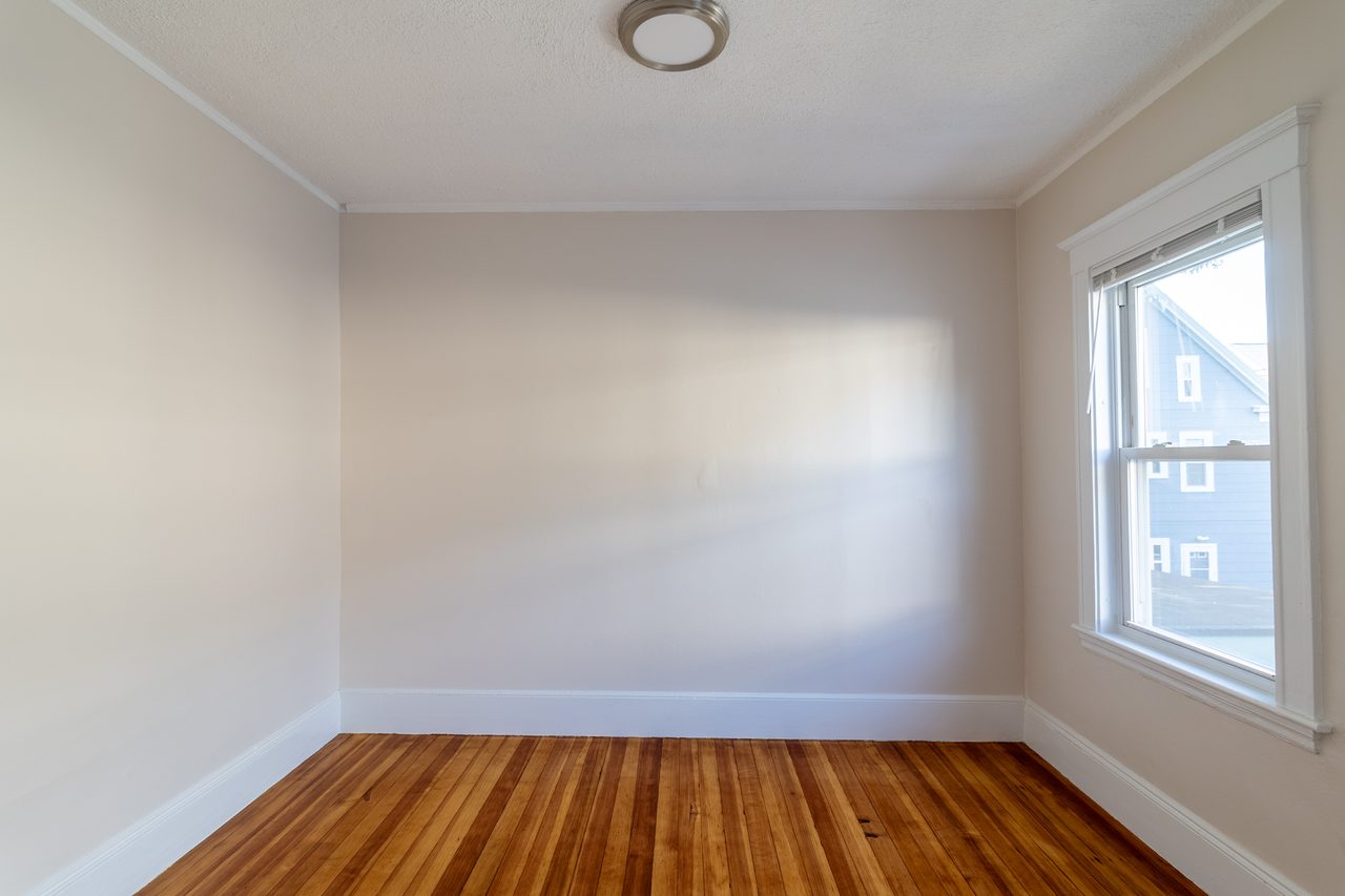  #1735: Allston - Queen Bedroom A  -  #1735: Allston  - Gallery -  5