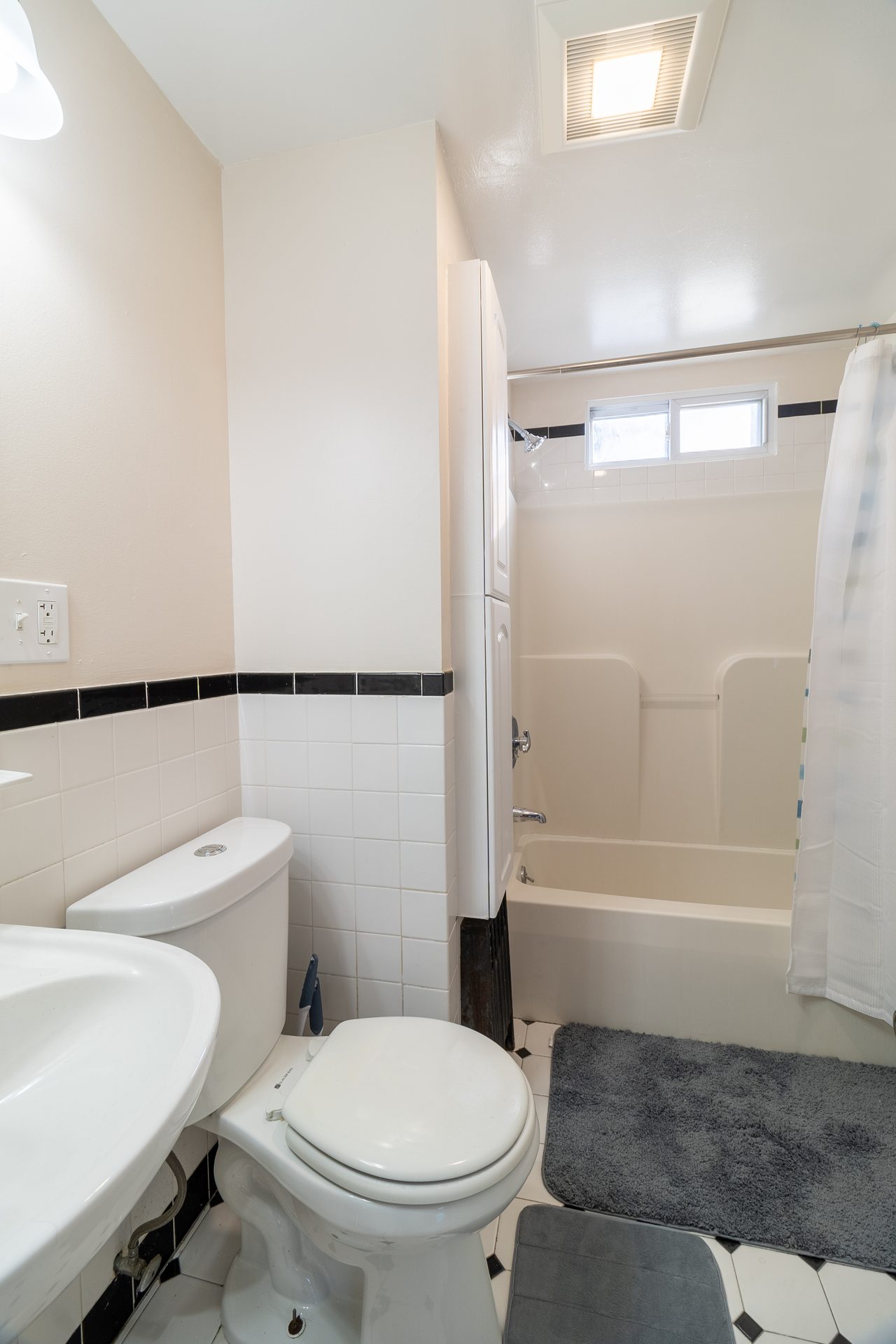  #1735: Allston - Queen Bedroom C  -  #1735: Allston  - Gallery -  19