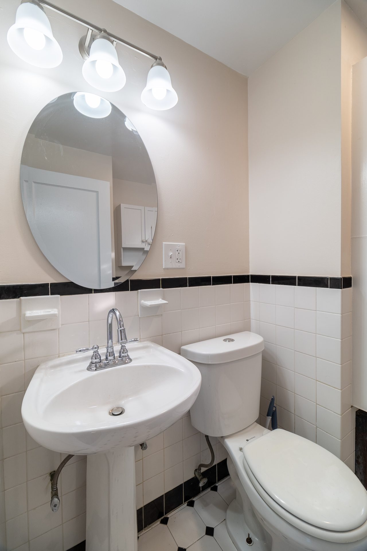  #1735: Allston - Queen Bedroom C  -  #1735: Allston  - Gallery -  16