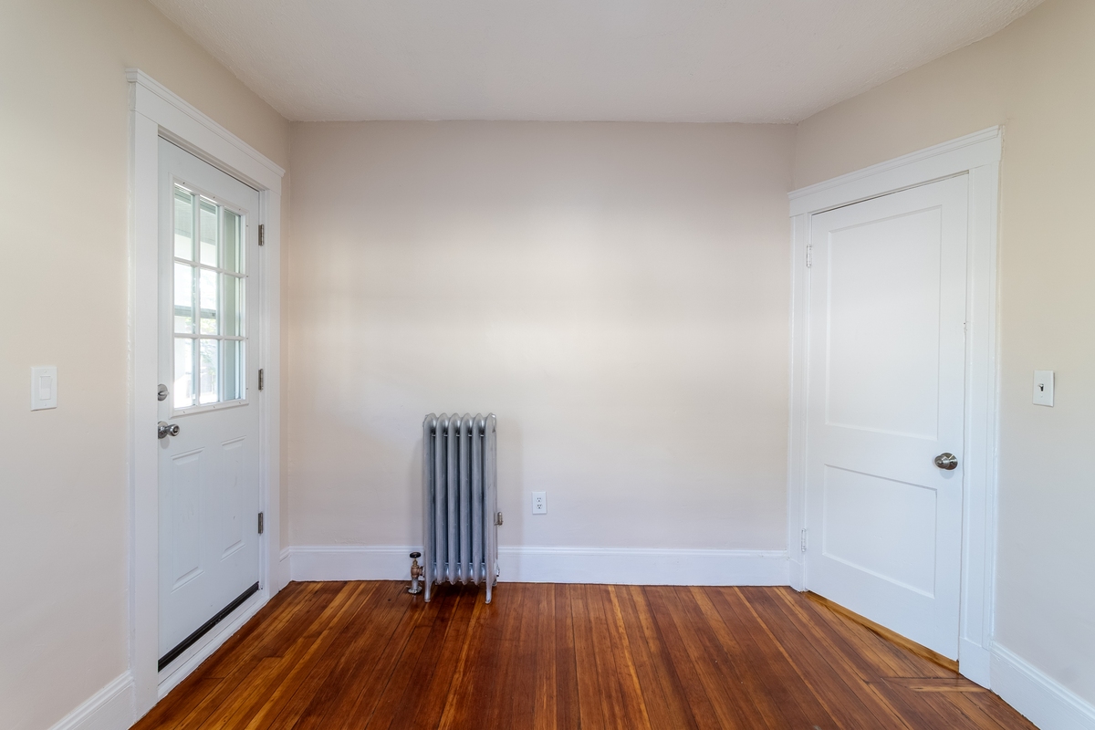  #1735: Allston - Queen Bedroom C  -  #1735: Allston  - Gallery -  5