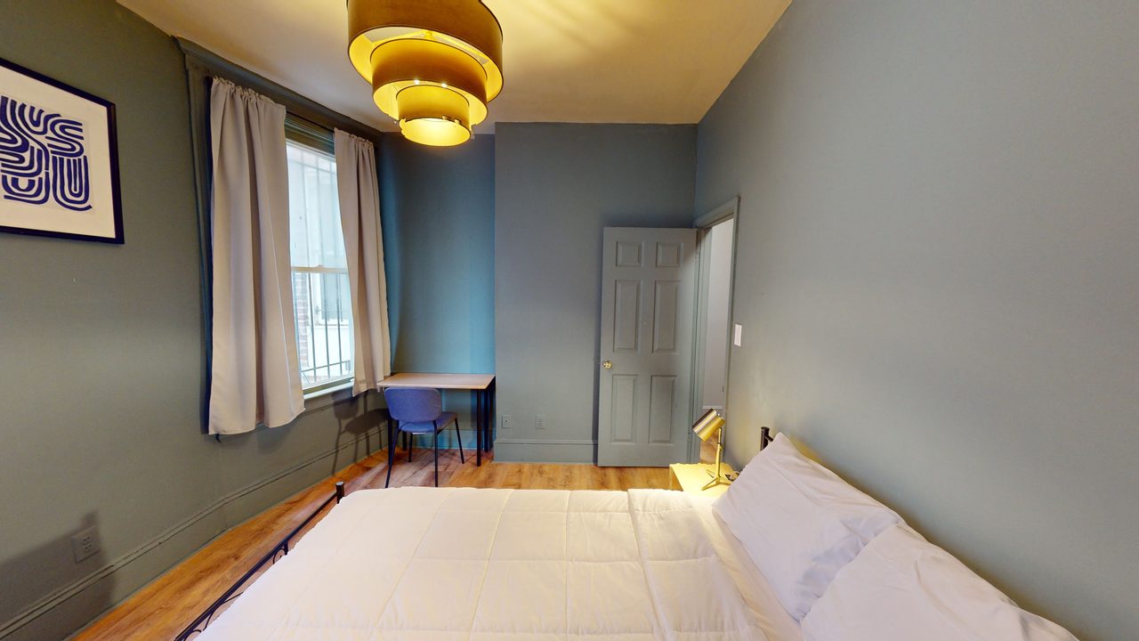 #337: Columbia Heights - Queen Bedroom D - #337: Columbia Heights - Gallery - 14