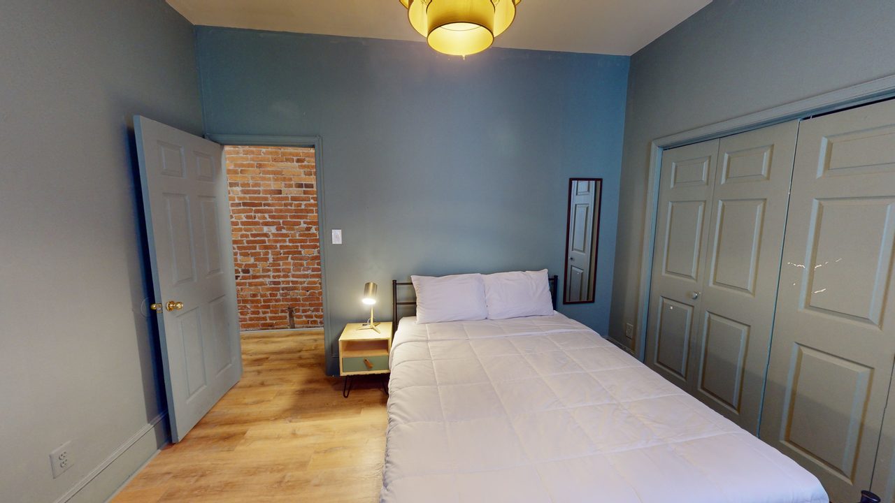 #337: Columbia Heights - Queen Bedroom D - #337: Columbia Heights - Gallery - 15